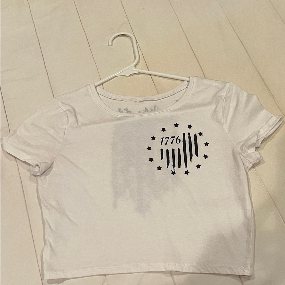 Women’s 1776 white crop tee